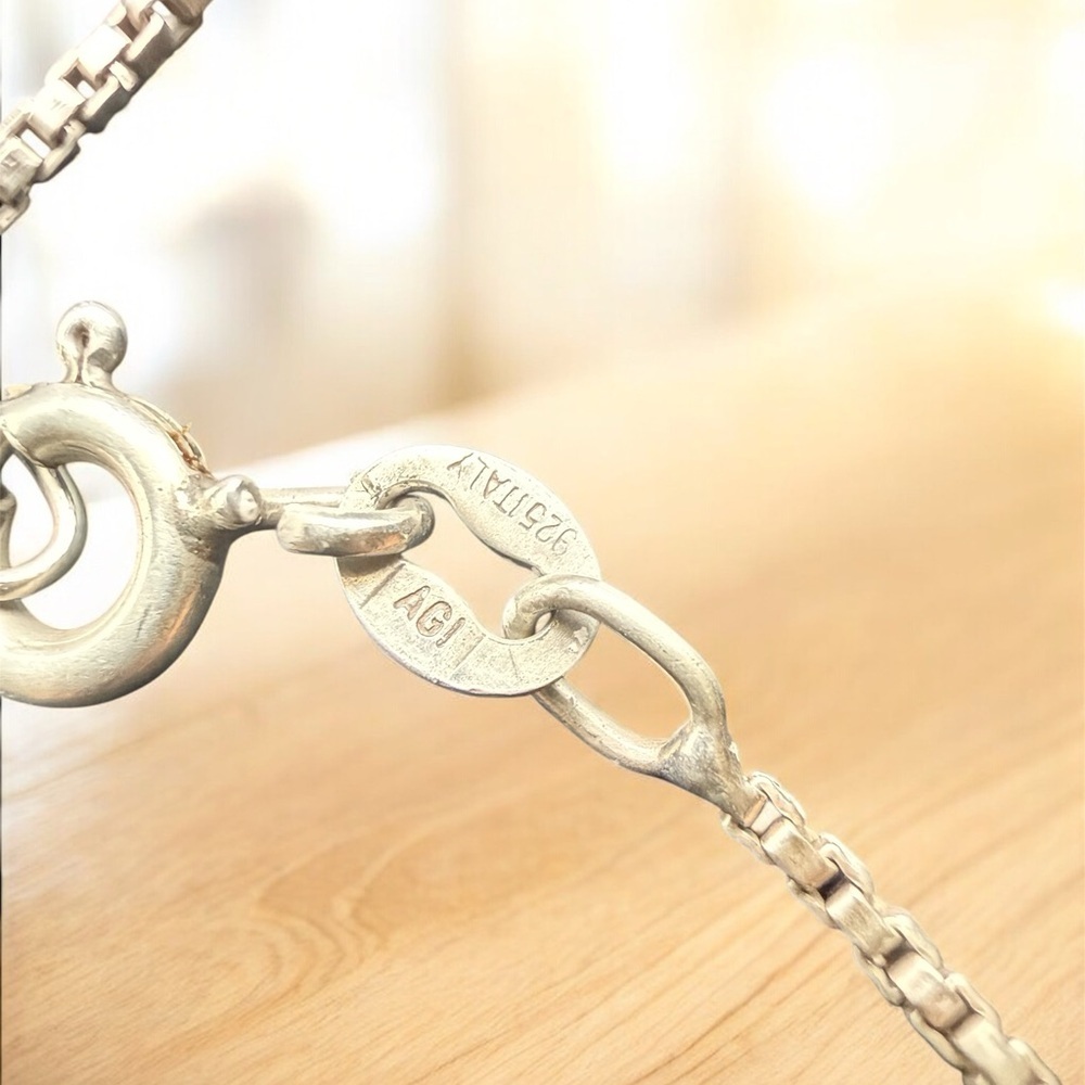 Elegant Silver Cross Pendant Necklace signed and stamped”AGI” Matinee length 20‌ - Picture 4 of 5